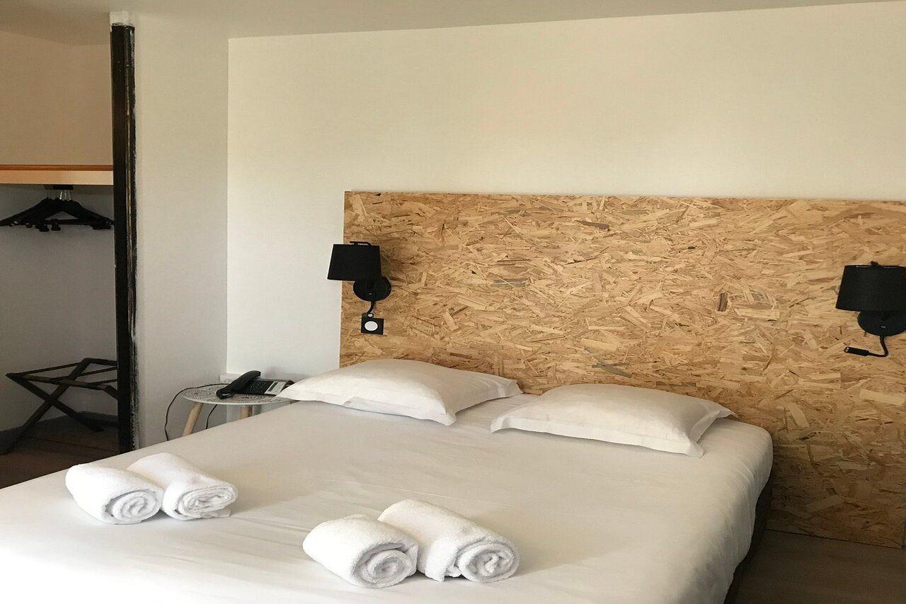 Hotel Les Genets Lahubiague Kültér fotó